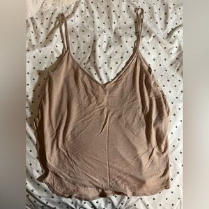 Flowy tank top w slits on the sides